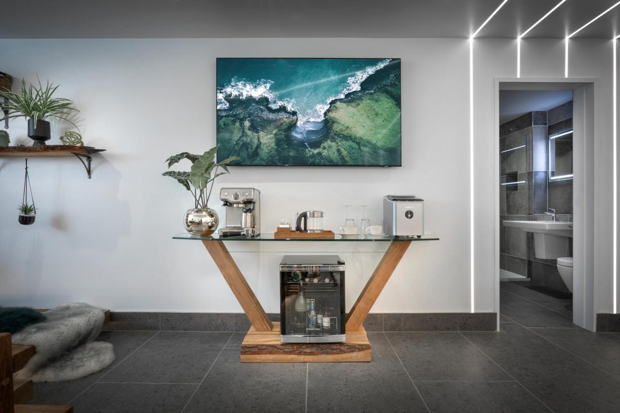 Aphrodites Group - Luxury Hot Tub Suites In Central Lake District! Bowness-on-Windermere Bagian luar foto