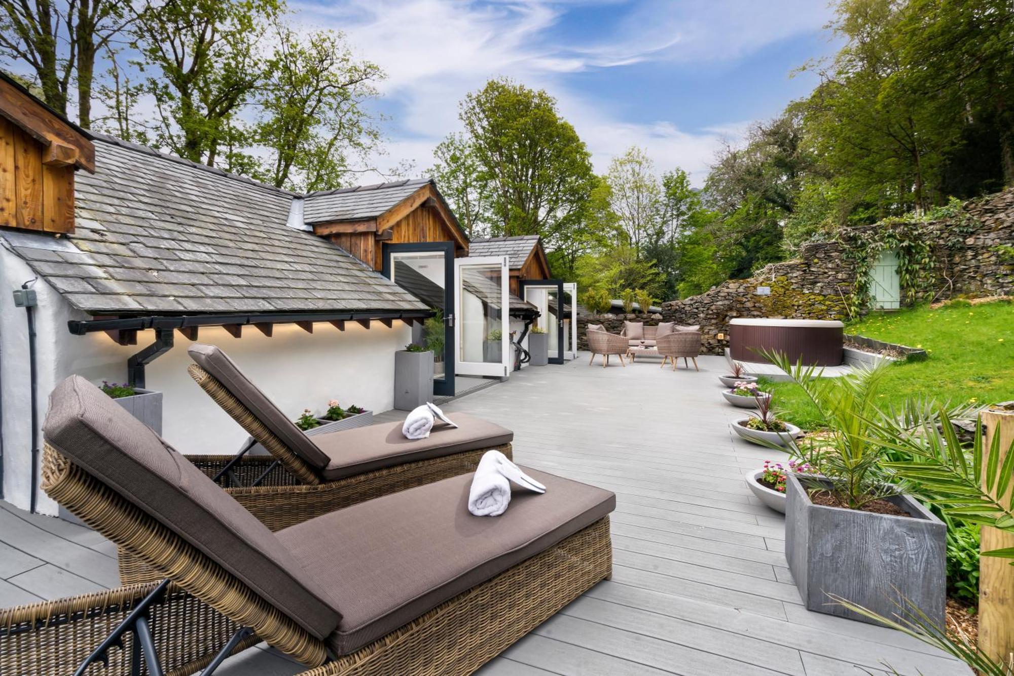 Aphrodites Group - Luxury Hot Tub Suites In Central Lake District! Bowness-on-Windermere Bagian luar foto