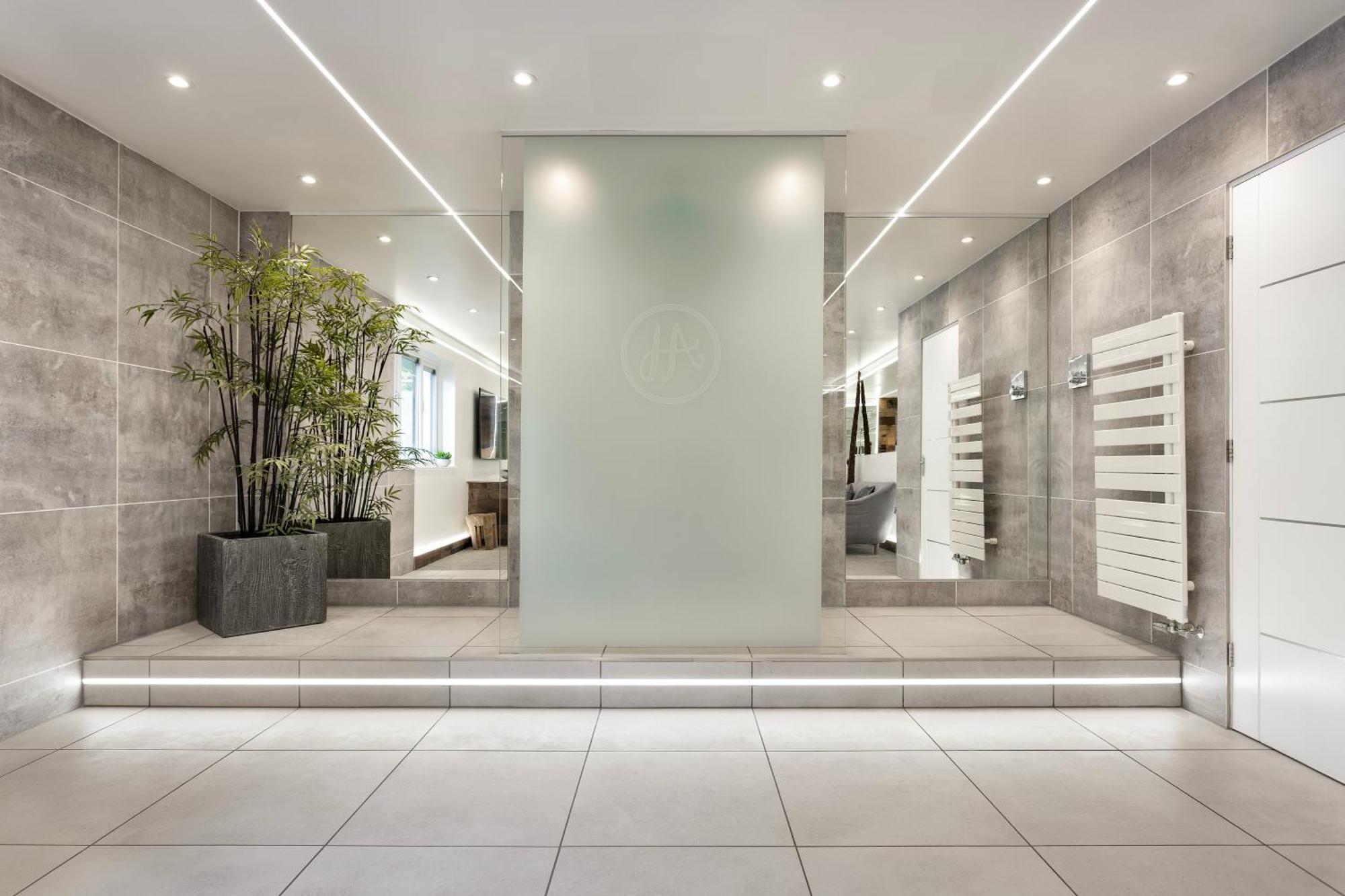 Aphrodites Group - Luxury Hot Tub Suites In Central Lake District! Bowness-on-Windermere Bagian luar foto