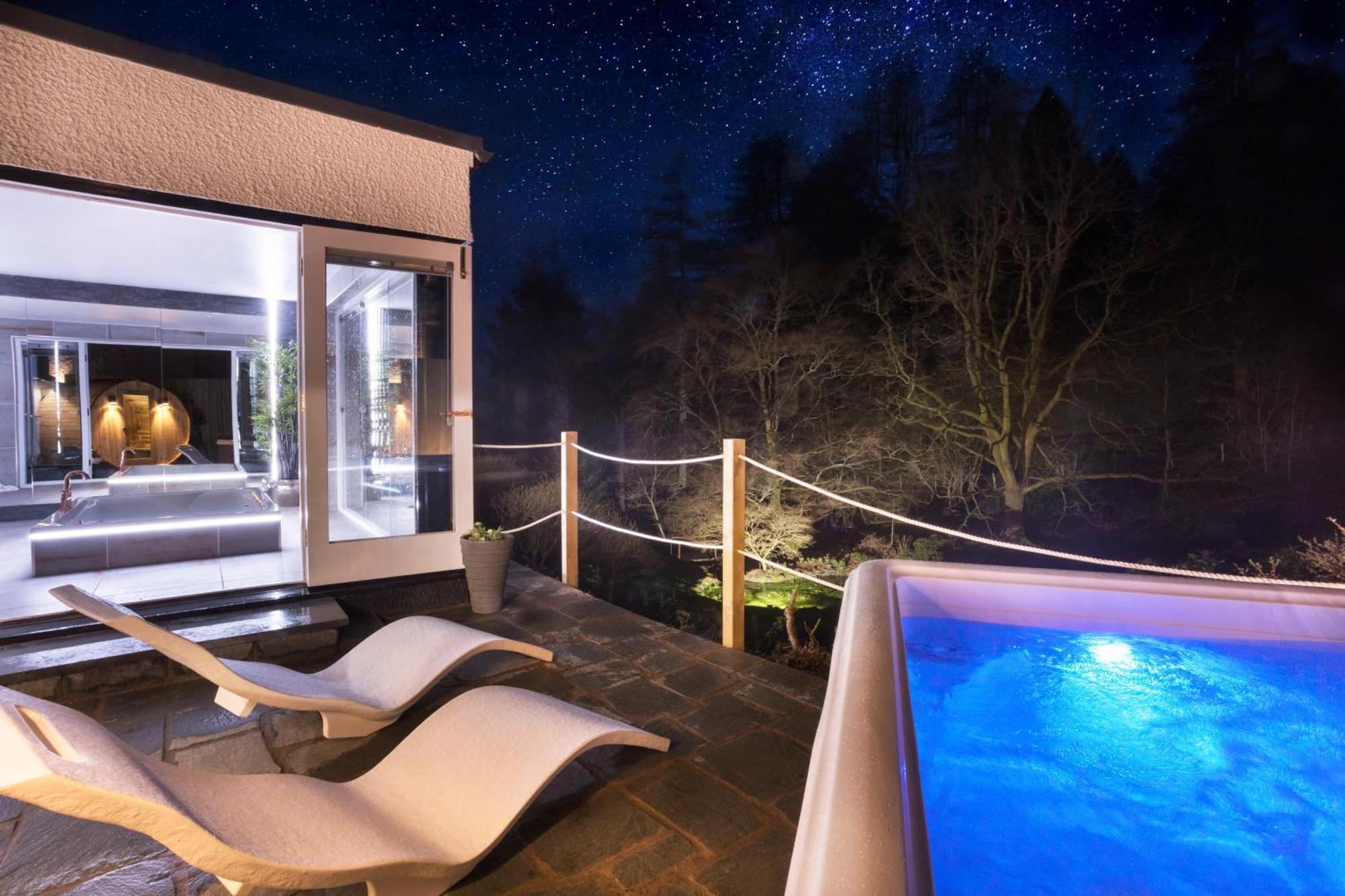 Aphrodites Group - Luxury Hot Tub Suites In Central Lake District! Bowness-on-Windermere Bagian luar foto