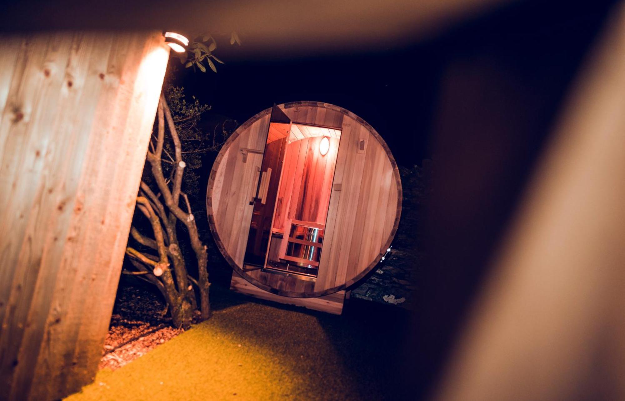 Aphrodites Group - Luxury Hot Tub Suites In Central Lake District! Bowness-on-Windermere Bagian luar foto