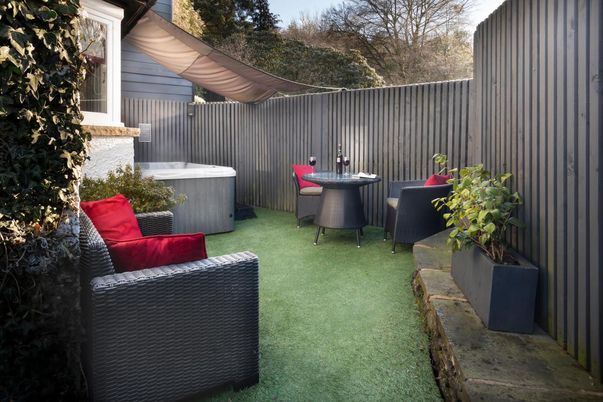 Aphrodites Group - Luxury Hot Tub Suites In Central Lake District! Bowness-on-Windermere Bagian luar foto