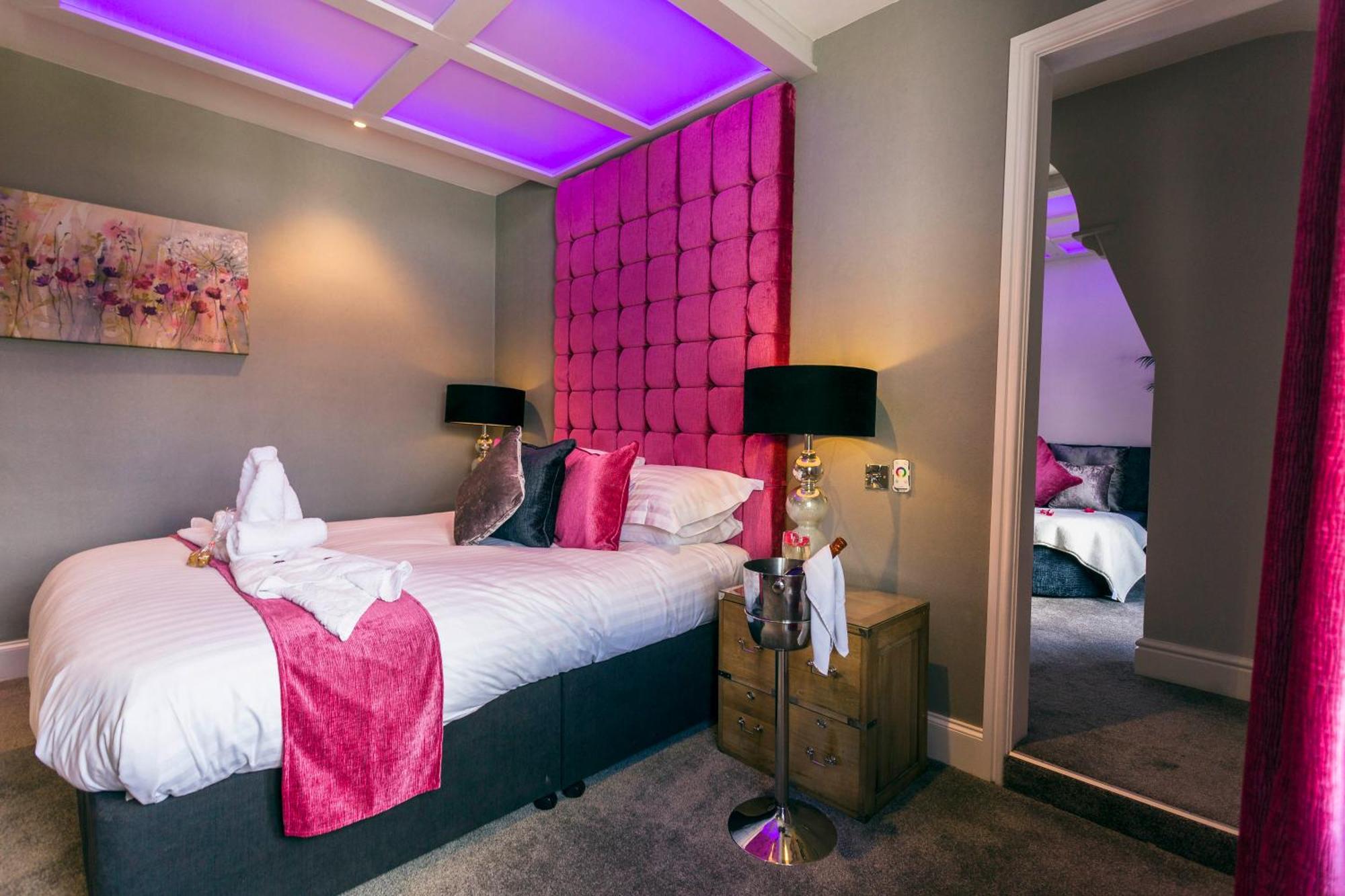 Aphrodites Group - Luxury Hot Tub Suites In Central Lake District! Bowness-on-Windermere Bagian luar foto