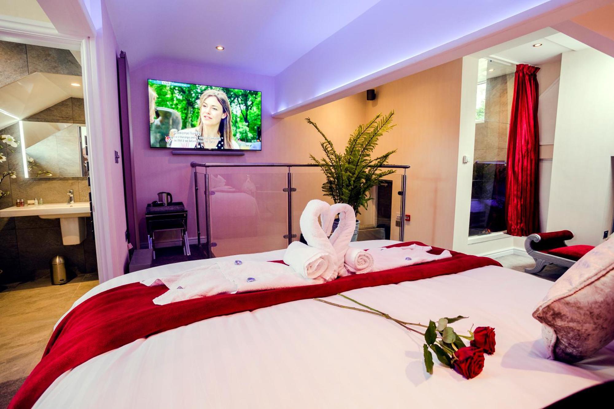 Aphrodites Group - Luxury Hot Tub Suites In Central Lake District! Bowness-on-Windermere Bagian luar foto