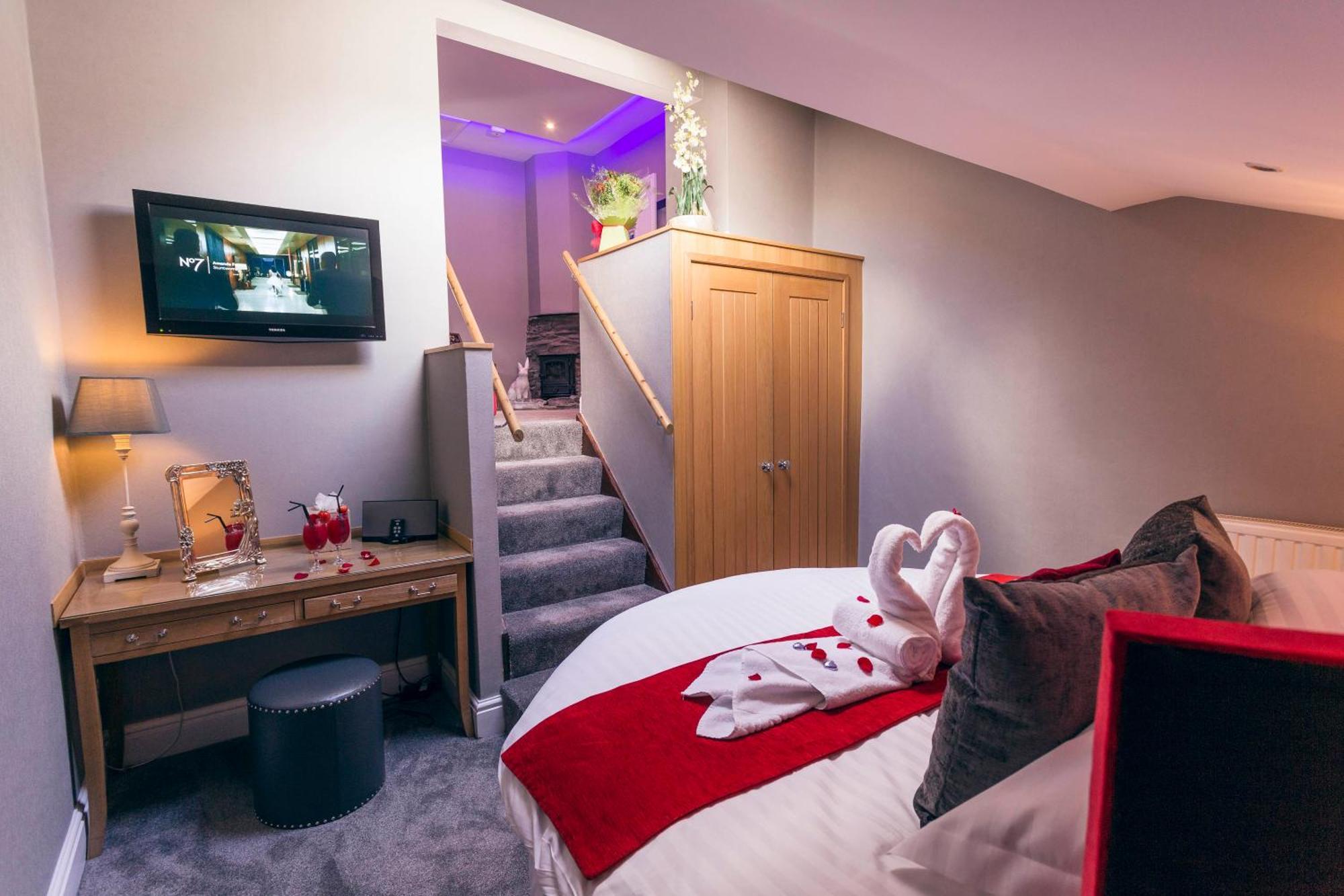 Aphrodites Group - Luxury Hot Tub Suites In Central Lake District! Bowness-on-Windermere Bagian luar foto