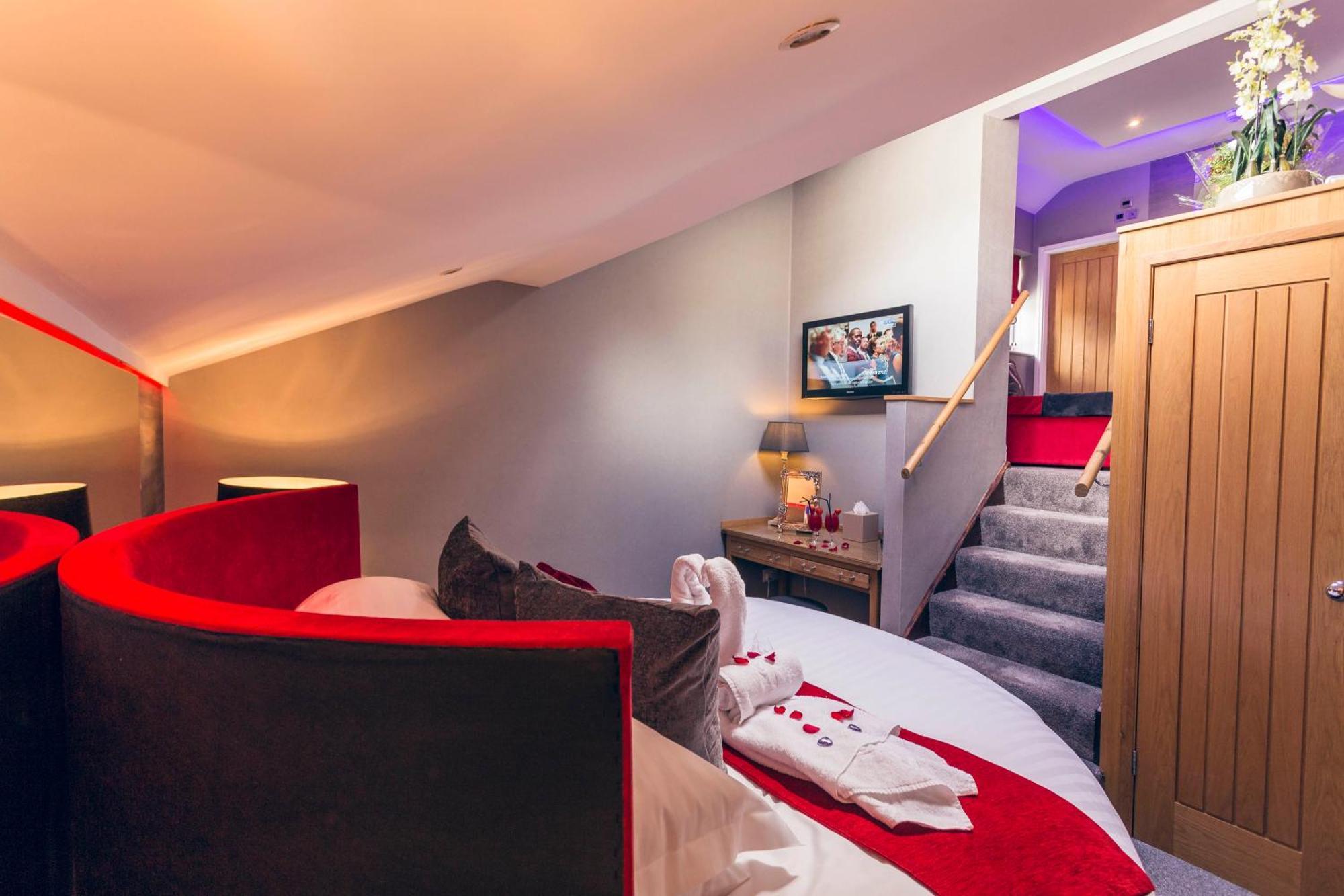 Aphrodites Group - Luxury Hot Tub Suites In Central Lake District! Bowness-on-Windermere Bagian luar foto
