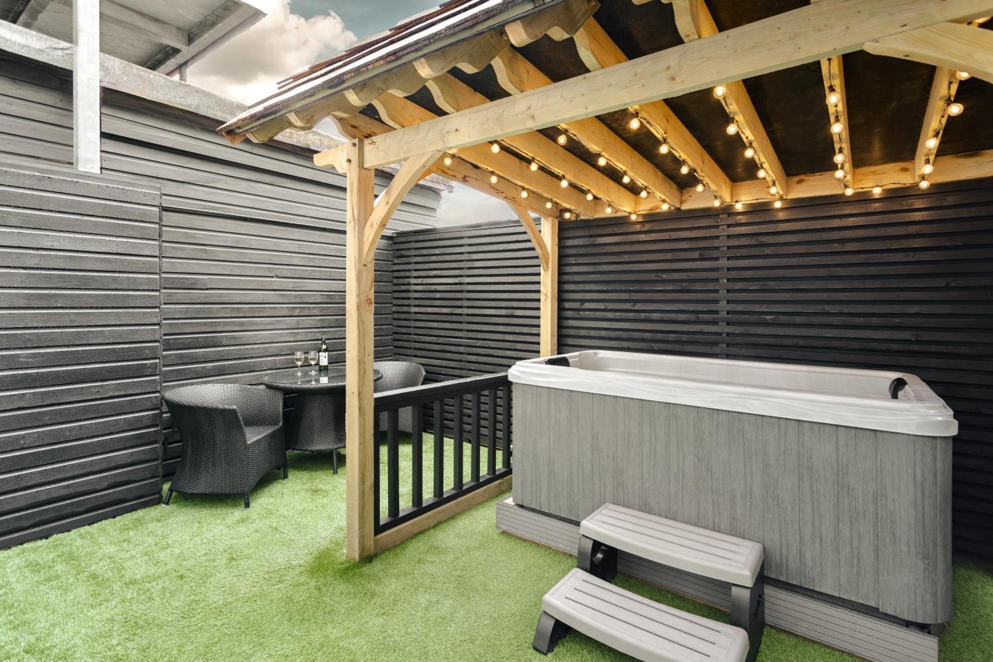 Aphrodites Group - Luxury Hot Tub Suites In Central Lake District! Bowness-on-Windermere Bagian luar foto